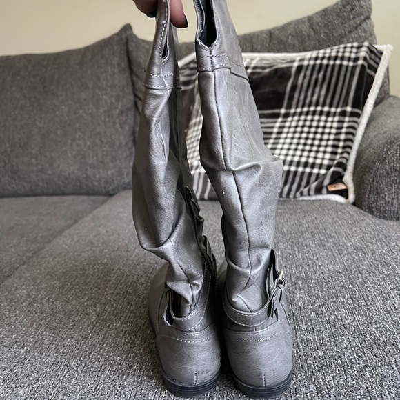 Sz 7 Maurices Boots - Picture 3 of 6